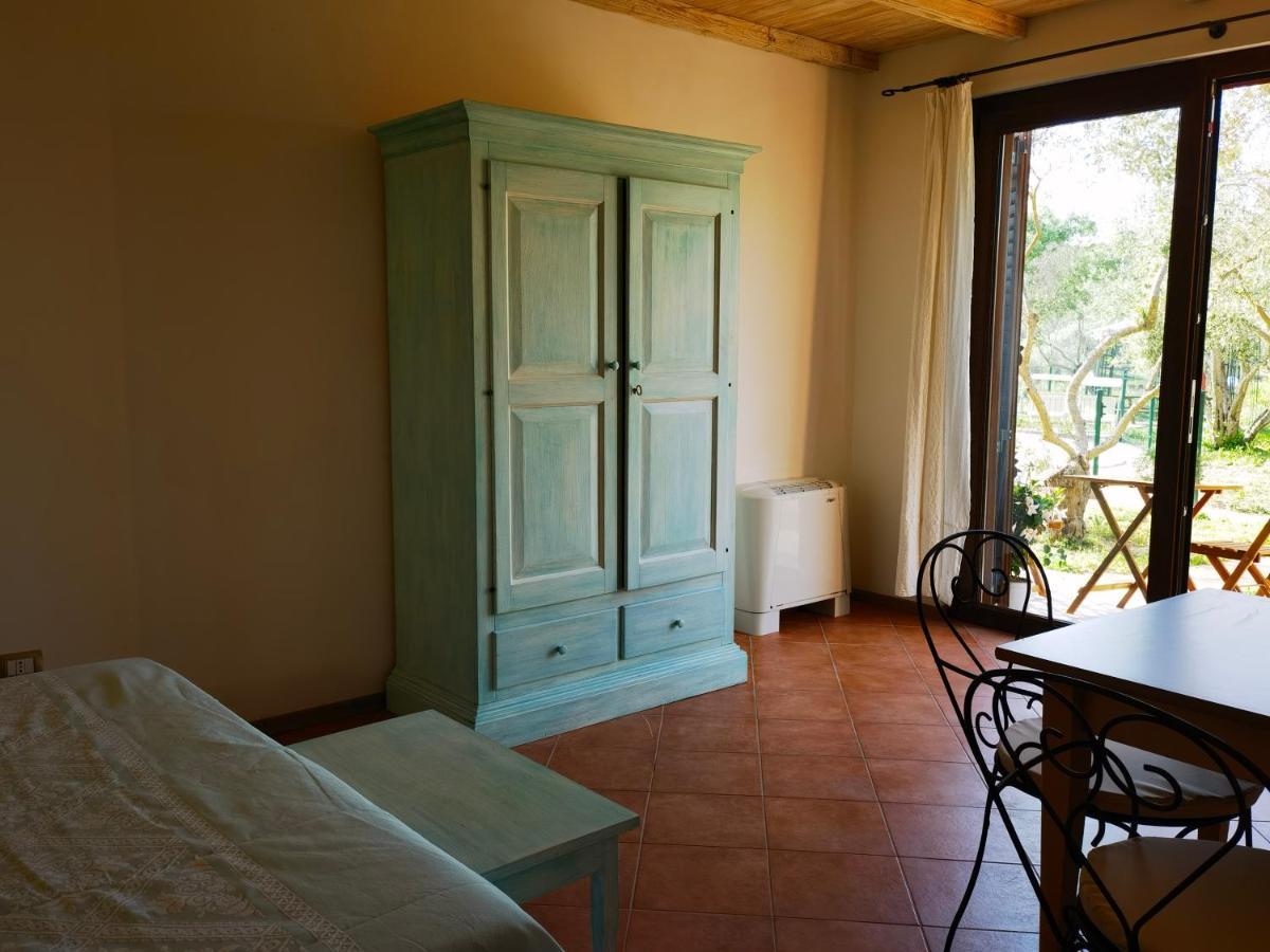 La Corte Degli Ulivi - Albergo Rurale Tresnuraghes Exterior foto